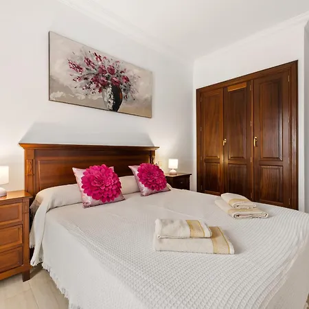 Home2book Elegant Coastal Escape,